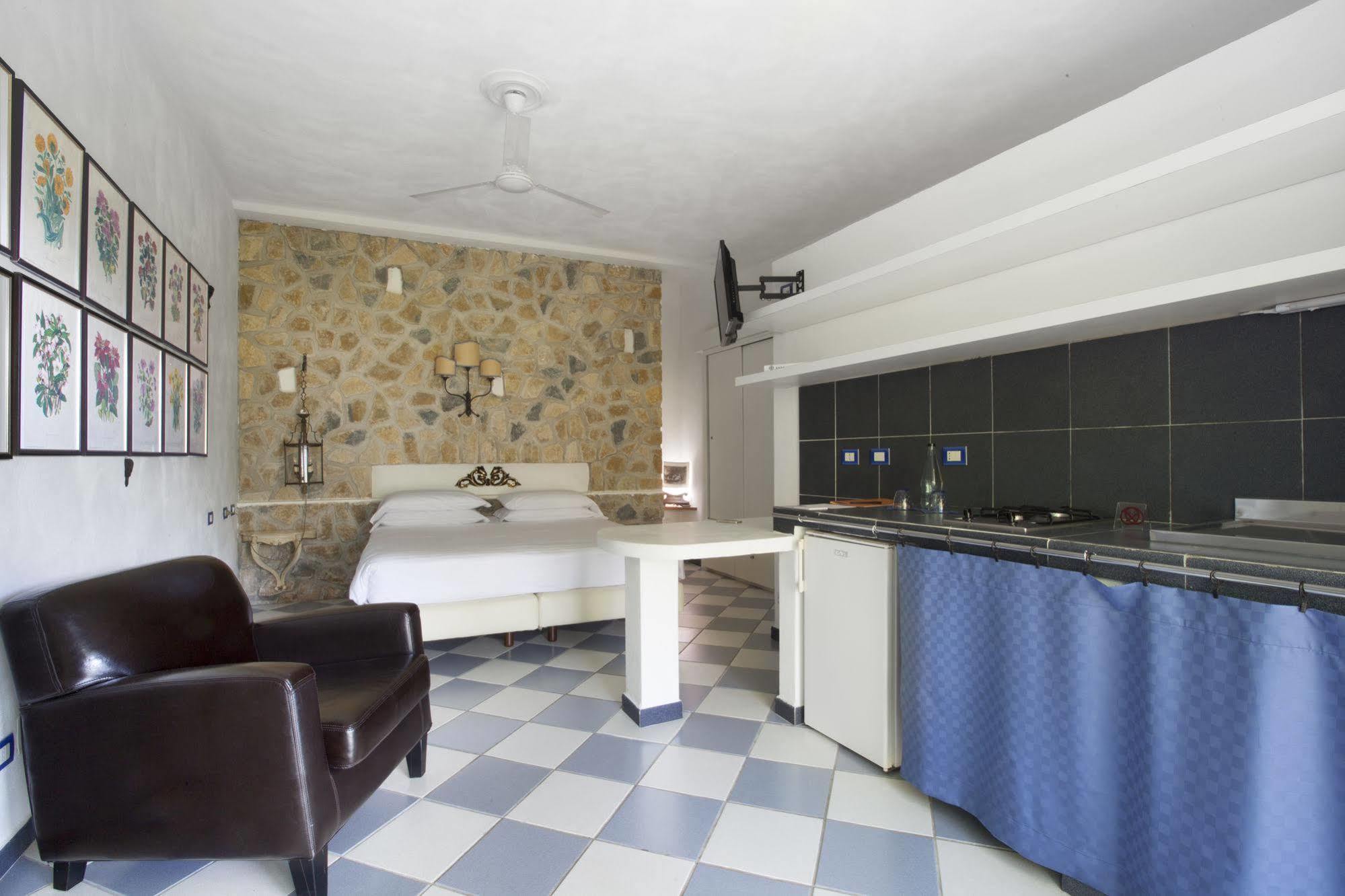 I Giardini Dei Sensi Aparthotel โปซิตาโน ภายนอก รูปภาพ